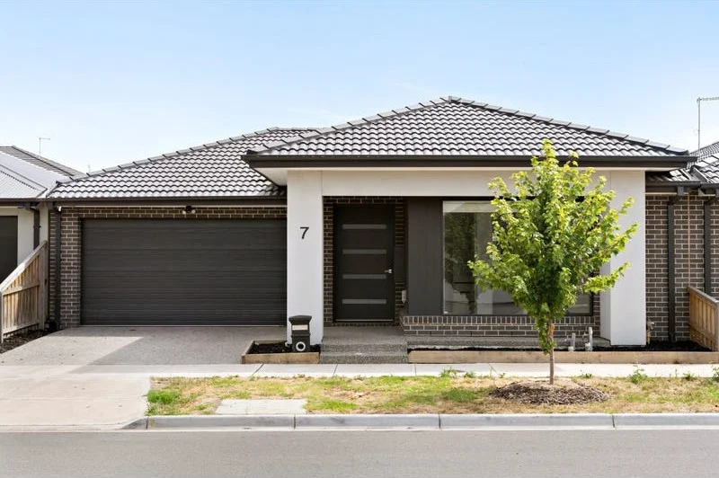 7 Chardonnay Way, Wollert VIC 3750