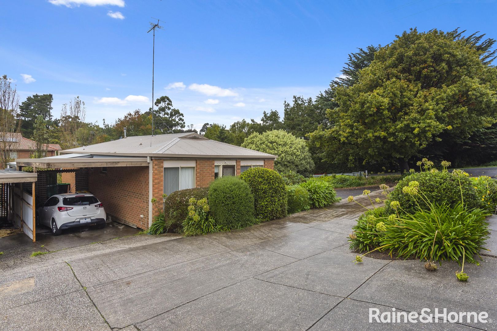 2/36 Howey Street, Gisborne VIC 3437, Image 1