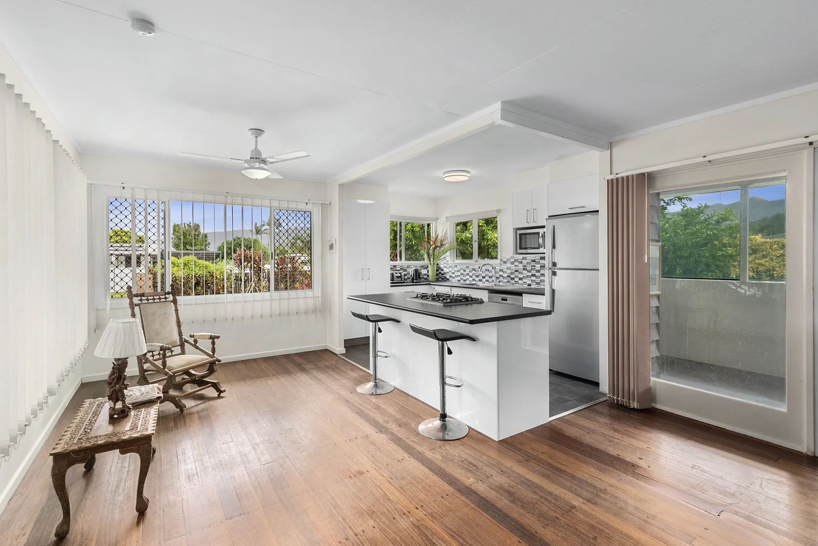 Additional image 3 of 212 Greenslopes Street, Edge Hill QLD 4870