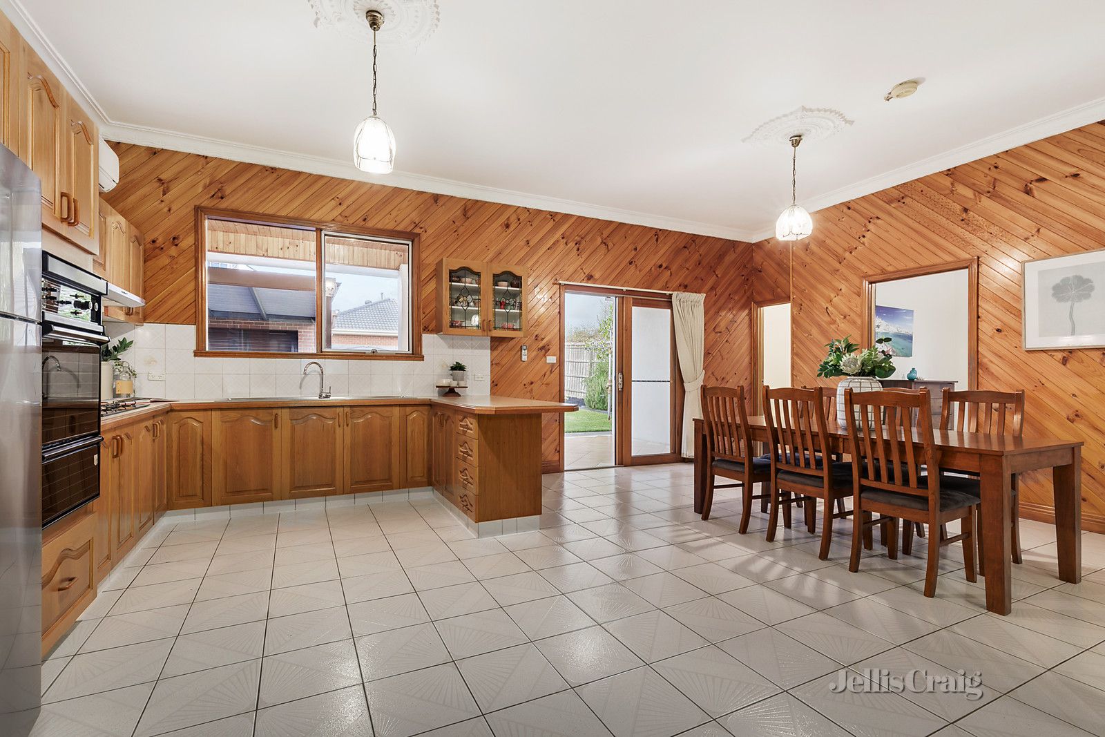 25 Leinster Street, Ormond VIC 3204, Image 2