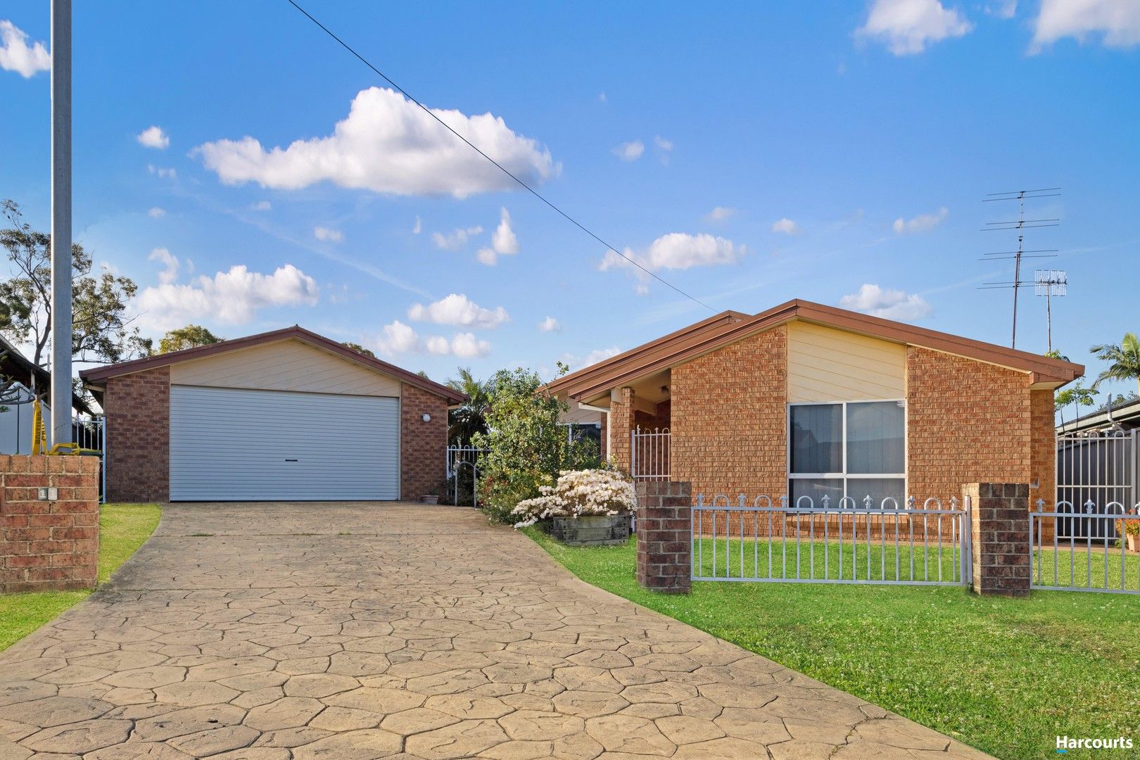 11 Japonica Close, Lake Haven NSW 2263, Image 1