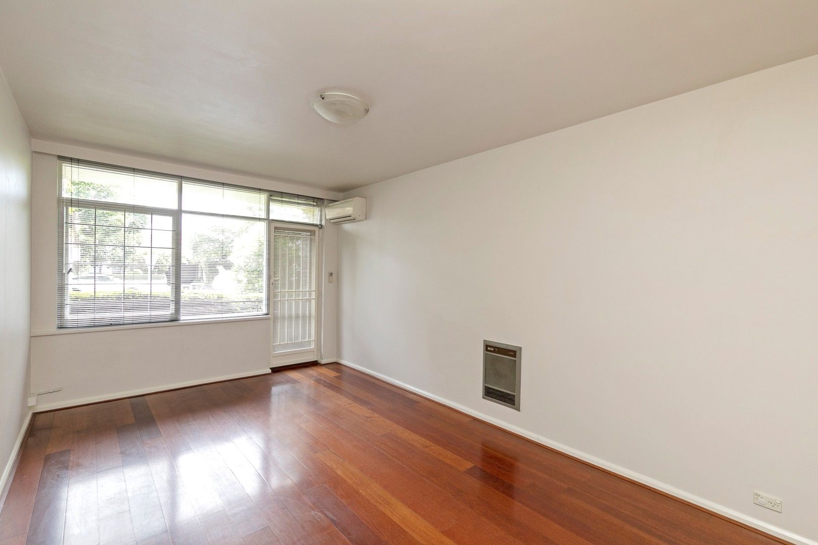 2 bedrooms Apartment / Unit / Flat in 1/39 Claremont Avenue MALVERN VIC, 3144