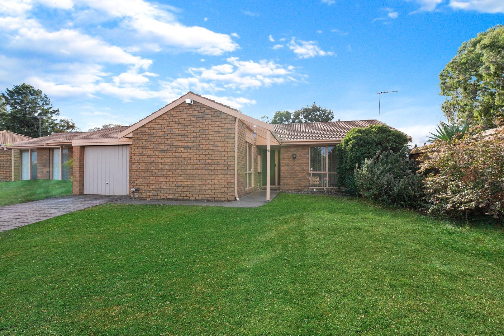 2 bedrooms Apartment / Unit / Flat in 34 Shoppers Lane TAYLORS LAKES VIC, 3038