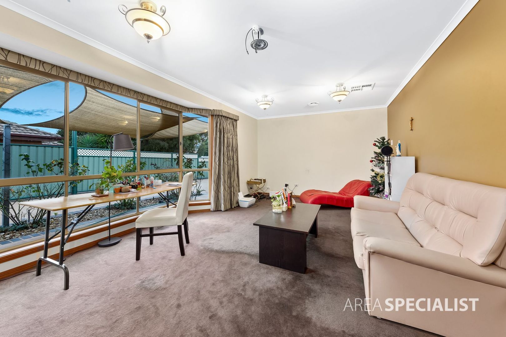 5 Currunghi Court, St Albans VIC 3021, Image 2