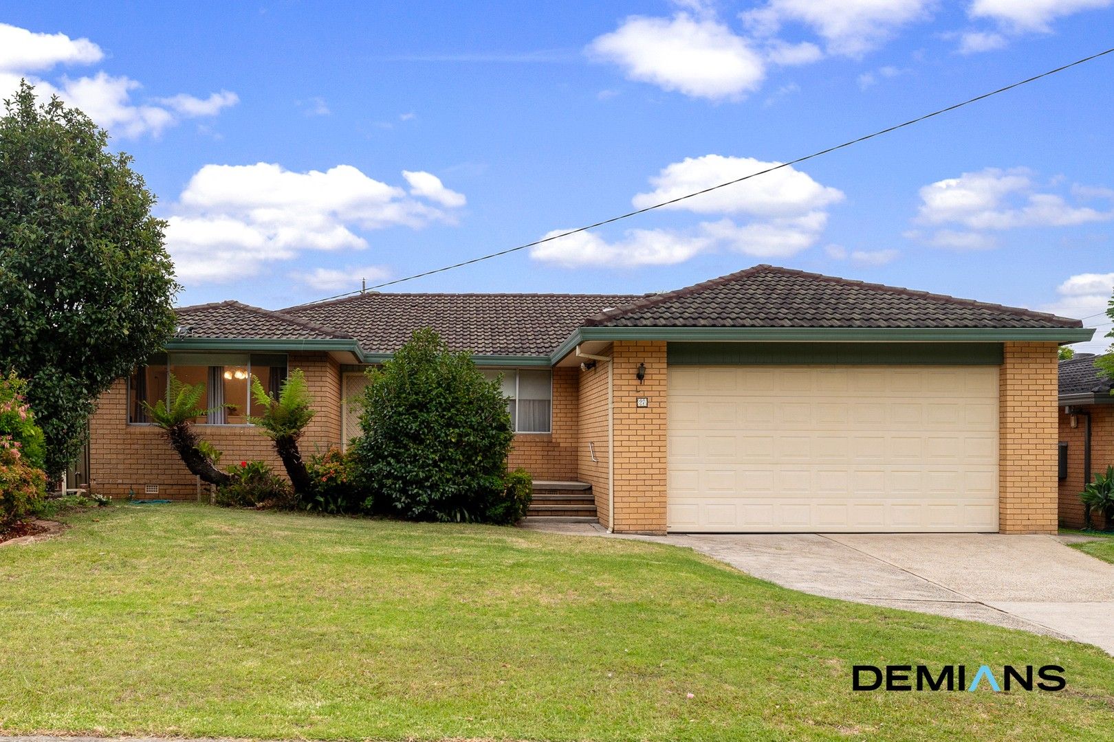 27 Bungarra Crescent, Chipping Norton NSW 2170, Image 0