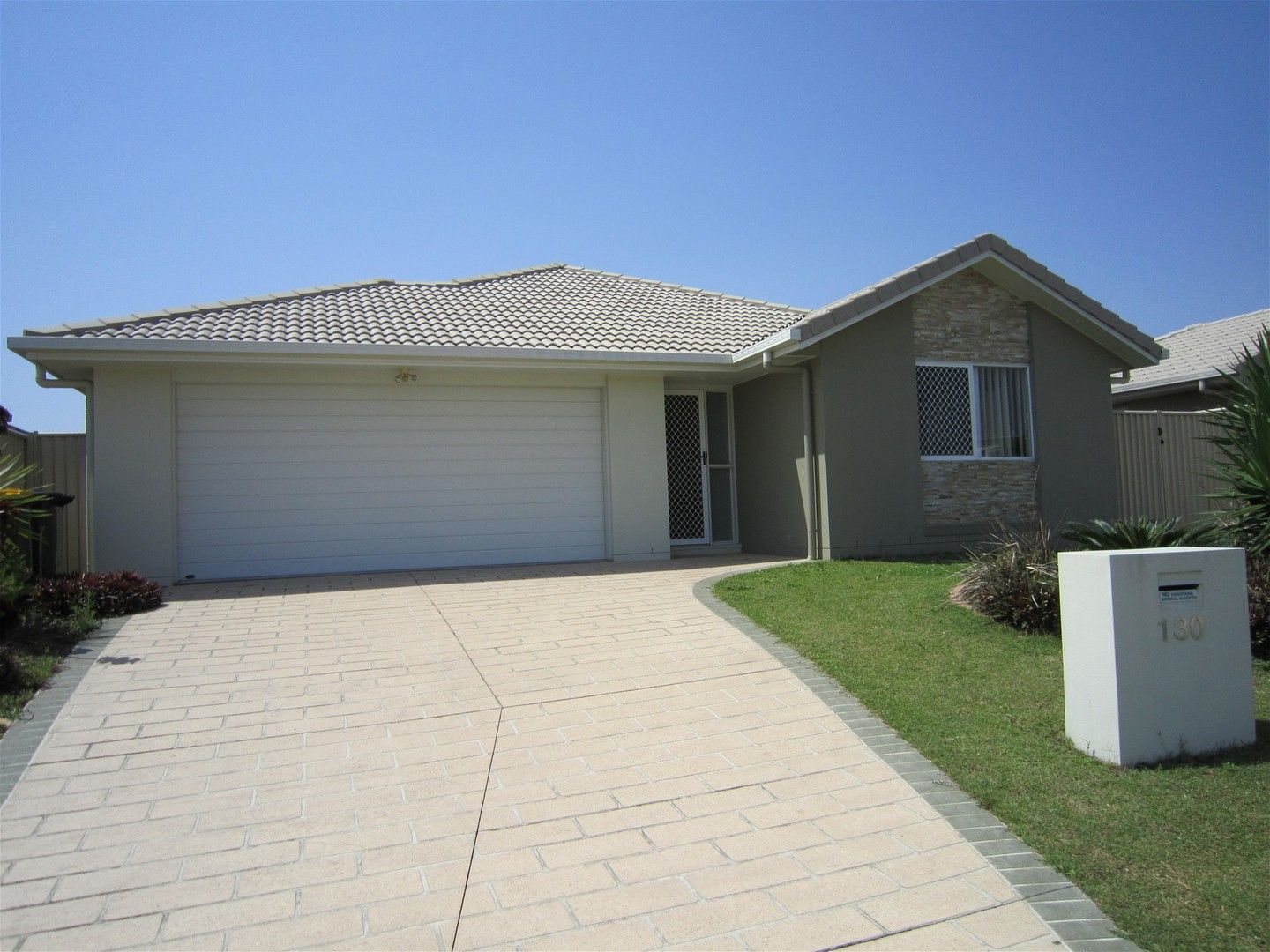 4 bedrooms House in 130 Ropley Road WYNNUM WEST QLD, 4178