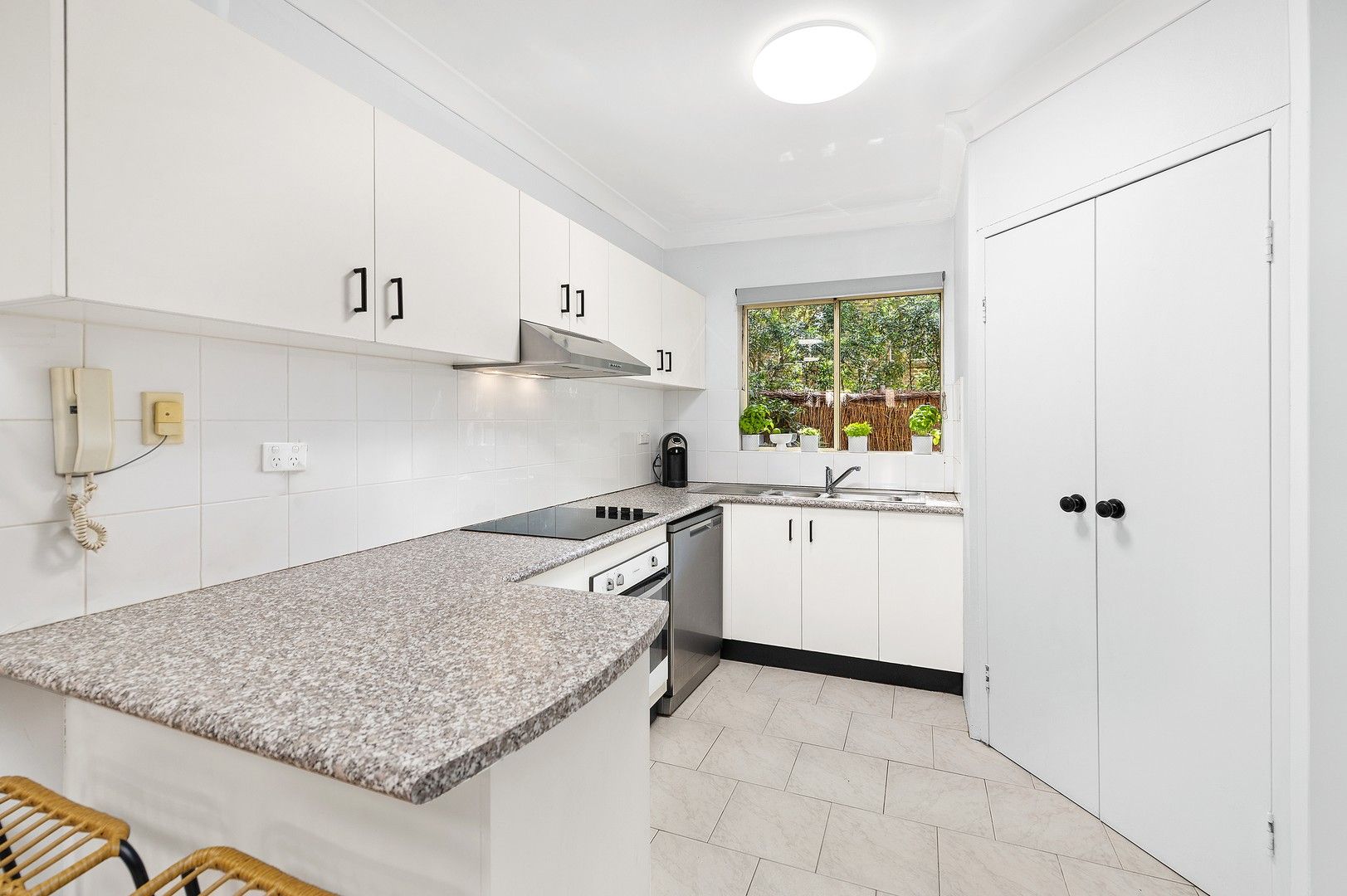2 bedrooms Apartment / Unit / Flat in 2/1 May Street HORNSBY NSW, 2077