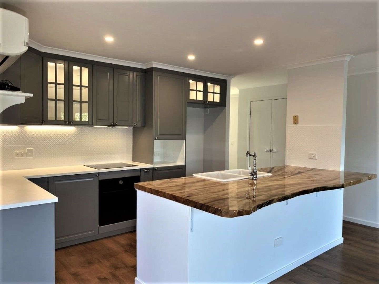 3 bedrooms House in 3 Danaher Drive ROCHEDALE SOUTH QLD, 4123