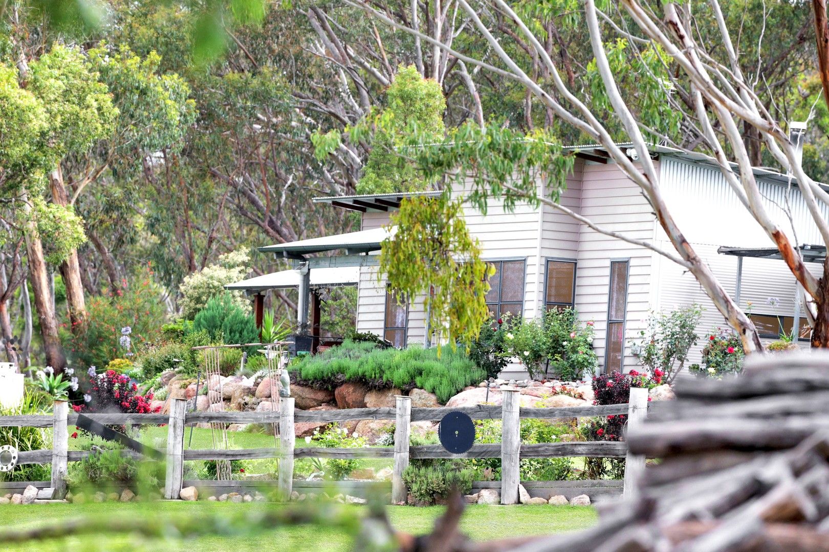 3 bedrooms House in 52 Vallah Lane STANTHORPE QLD, 4380