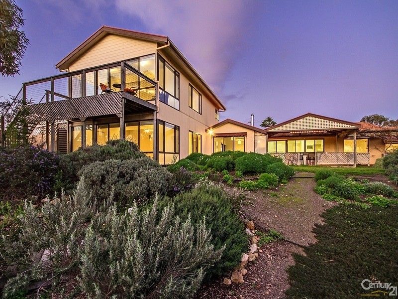 11 Caralue Street, Port Willunga SA 5173, Image 2