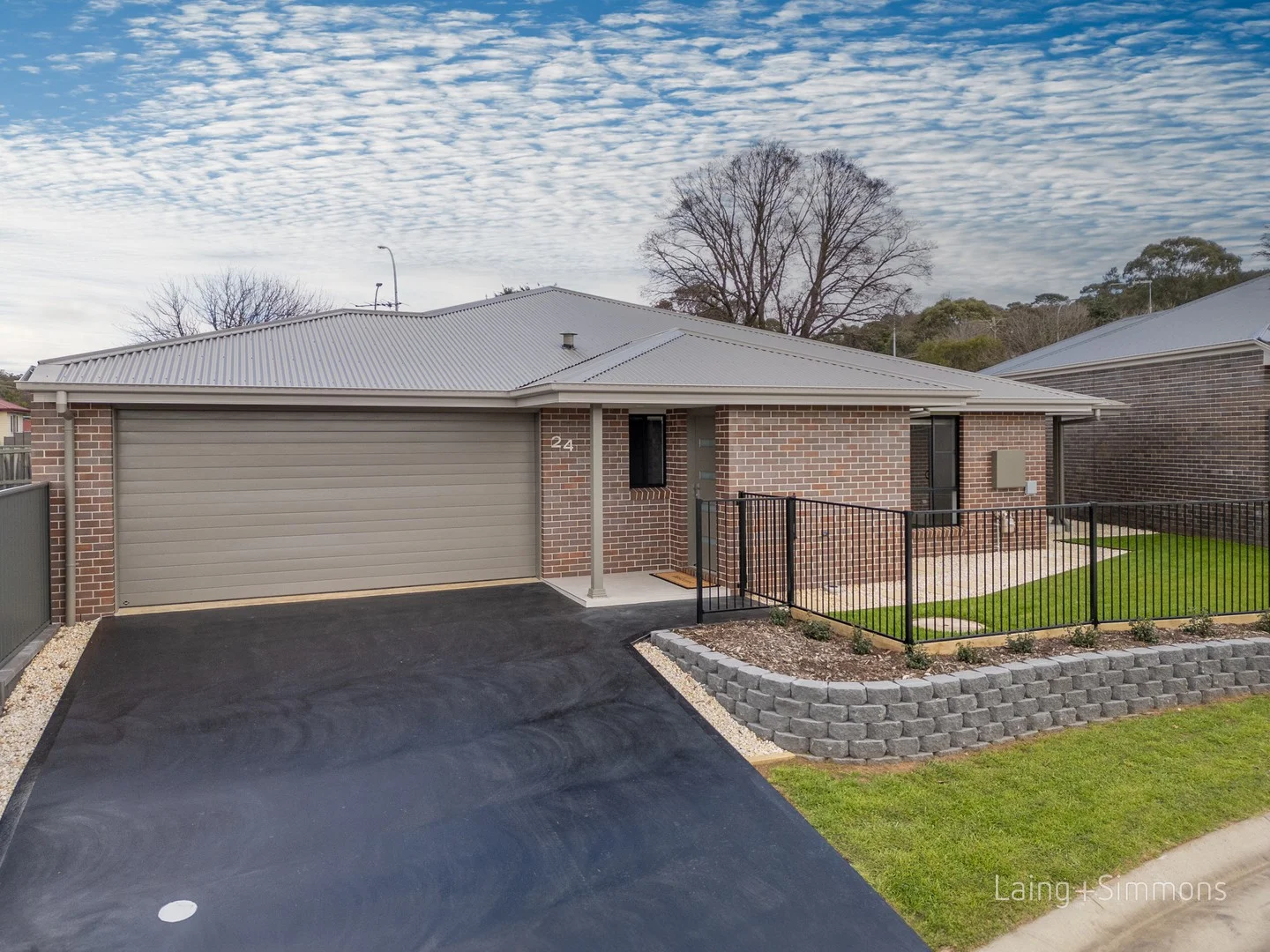 24/22 Freeman Crescent, Armidale NSW 2350