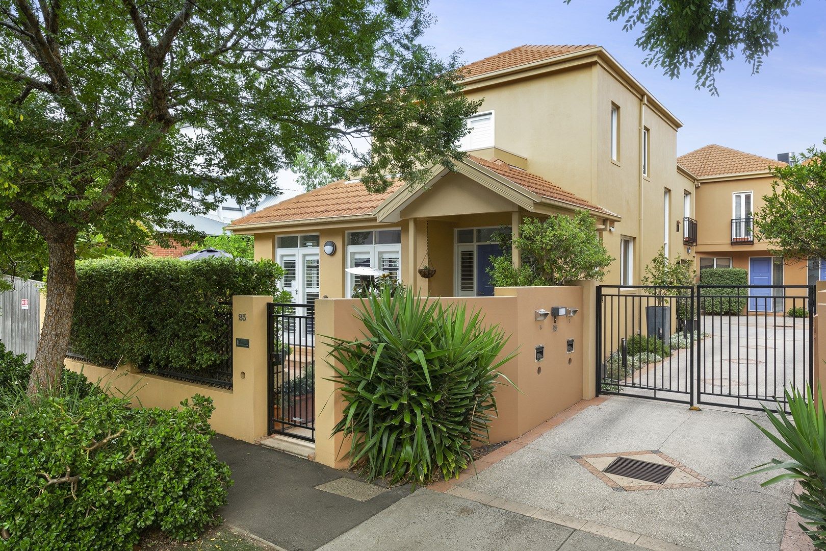 25 Thackeray Street, Elwood VIC 3184, Image 0