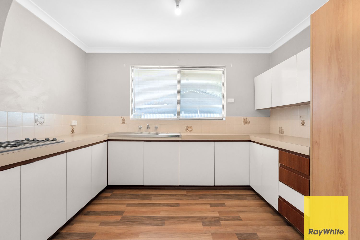 2 bedrooms House in 2 Tamarind Crescent KELMSCOTT WA, 6111