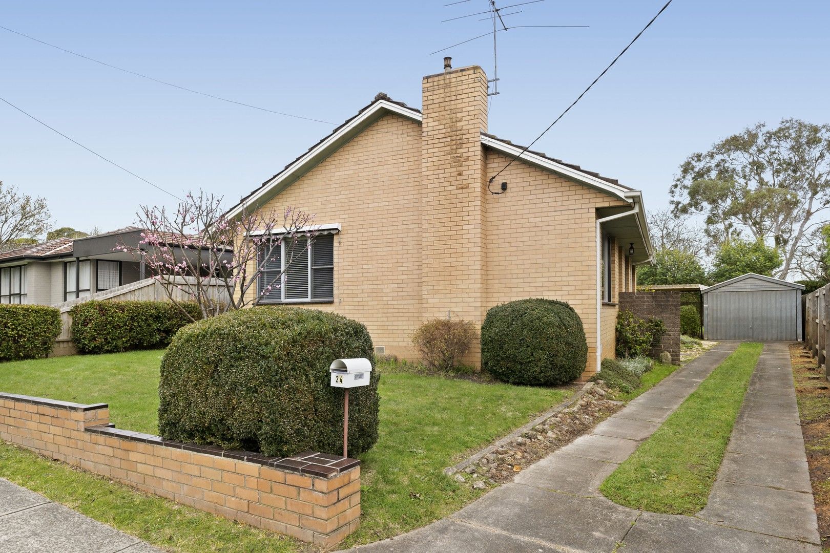 3 bedrooms House in 24 Winchester Road NUNAWADING VIC, 3131