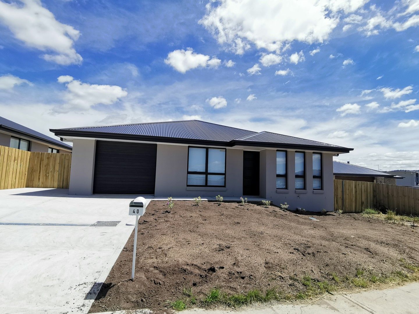 3 bedrooms House in 1 Hanniffy Road HOWRAH TAS, 7018