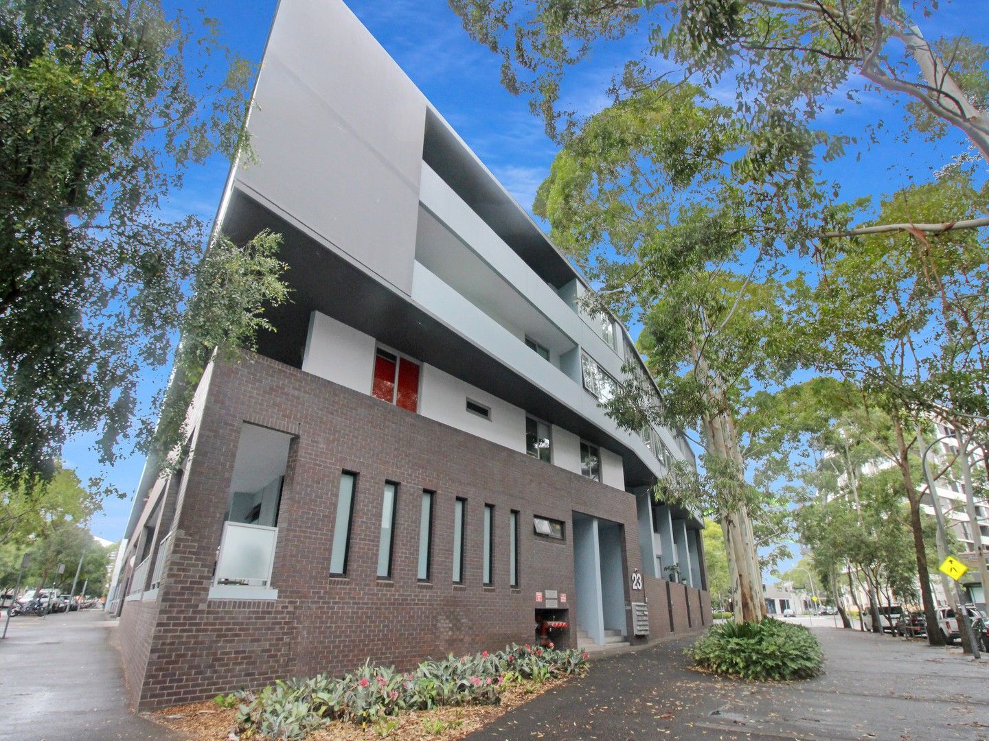 1 bedrooms Apartment / Unit / Flat in 129/23 Gadigal Avenue ZETLAND NSW, 2017