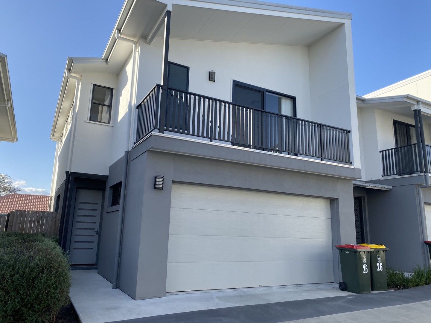 4 bedrooms Townhouse in 26/27 Sunflower Crescent CALAMVALE QLD, 4116