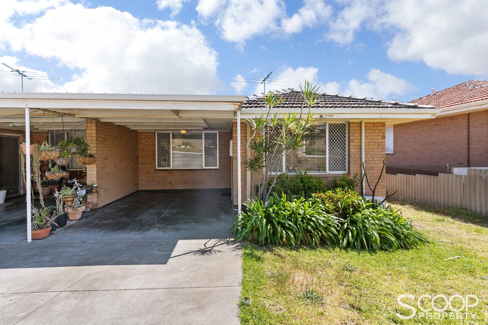 2 bedrooms House in 105A York Street HAMILTON HILL WA, 6163