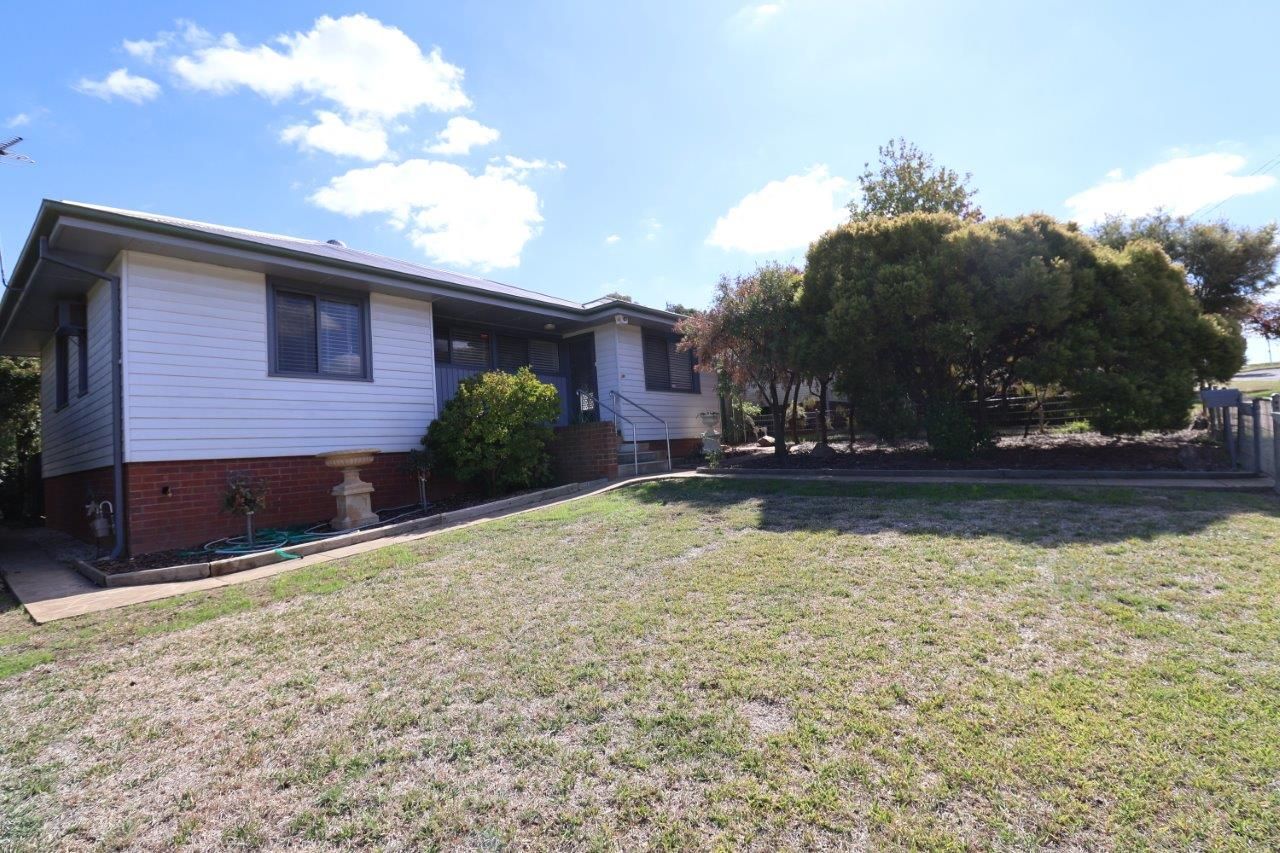 3 bedrooms House in 120 Bourke Street MOUNT AUSTIN NSW, 2650