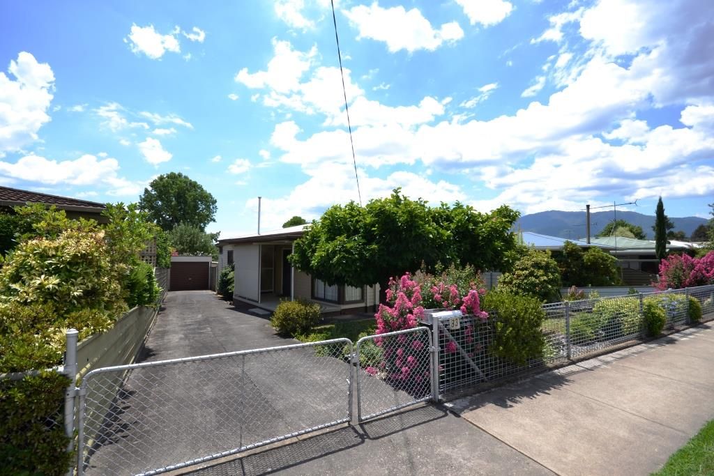 83 Lakeside Avenue, Mount Beauty VIC 3699, Image 2