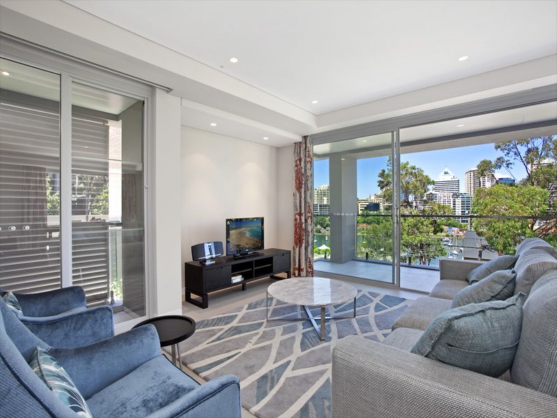 2/28 East Crescent Street, McMahons Point NSW 2060, Image 1