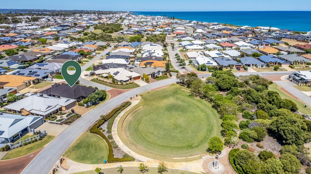 4 bedrooms House in 24 Honeymyrtle Grange HALLS HEAD WA, 6210