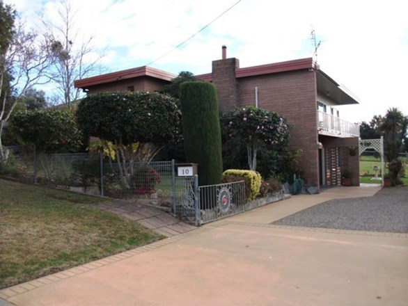 10 Fitzroy Street, Moruya NSW 2537