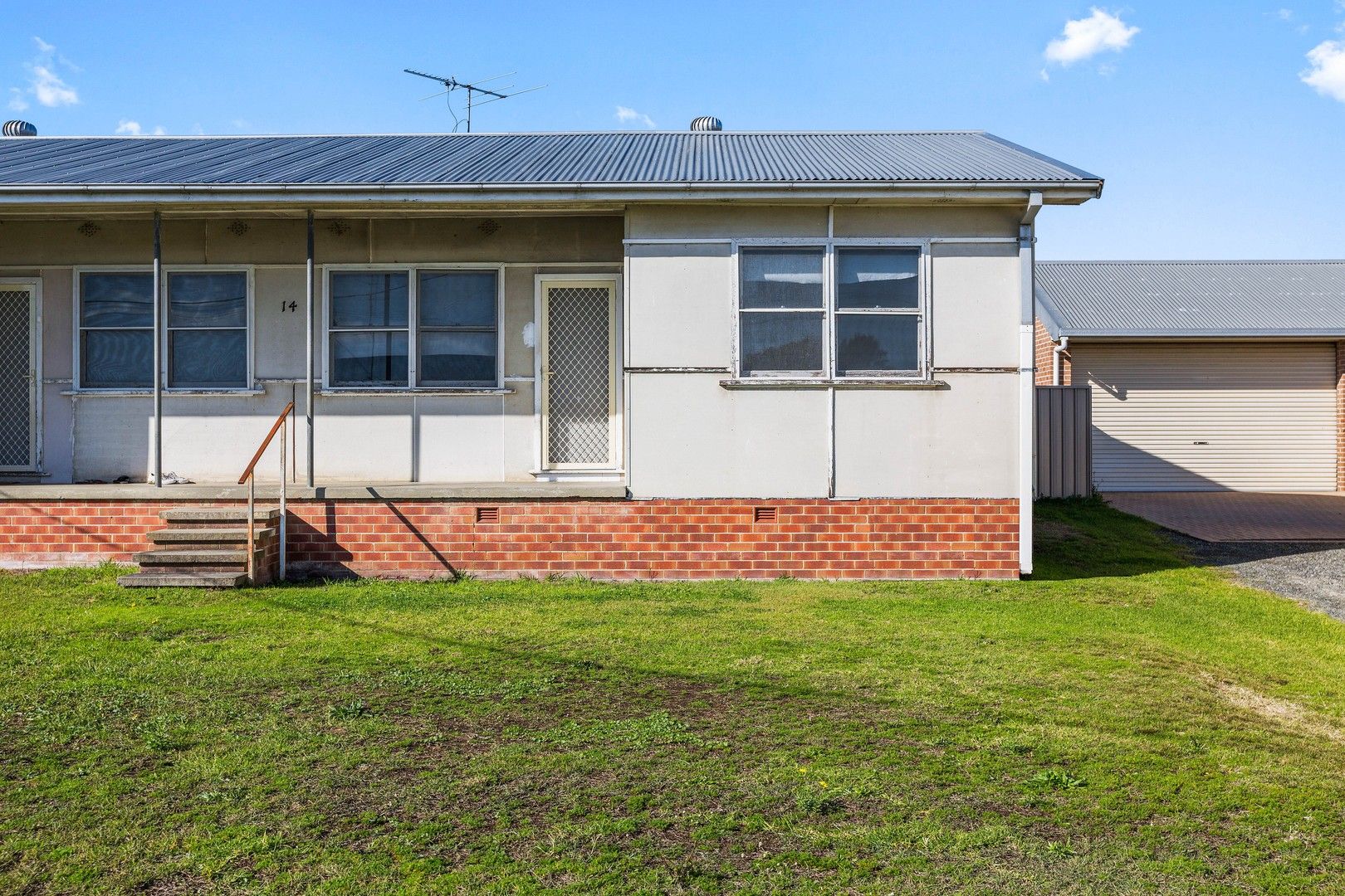 2 bedrooms Semi-Detached in 2/14 Yambo Street MORISSET NSW, 2264