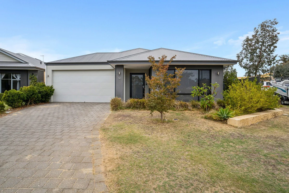 30 Dragonfly Boulevard, Lakelands WA 6180