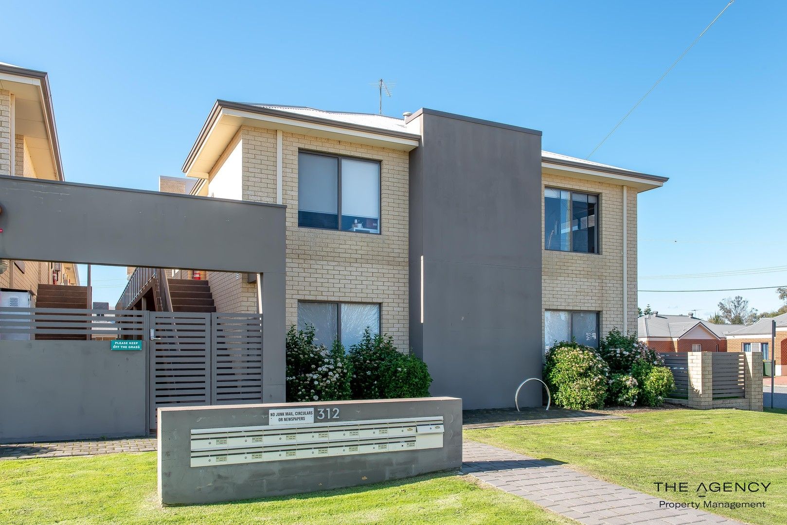 1 bedrooms Apartment / Unit / Flat in 8/312 Railway Parade EAST CANNINGTON WA, 6107