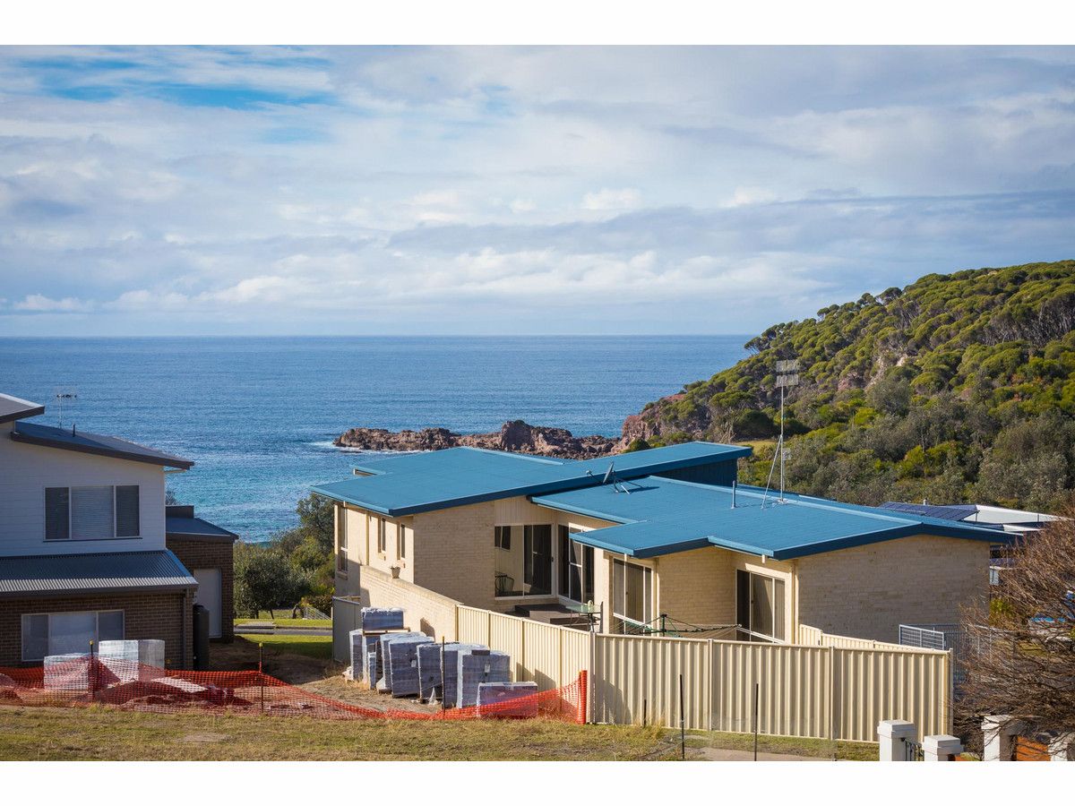 4 Lauren Court, Tura Beach NSW 2548, Image 2