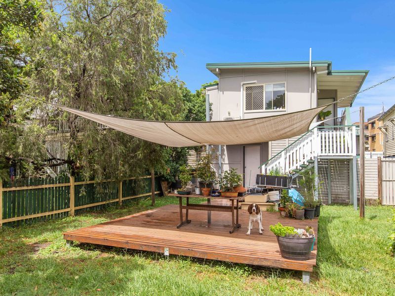 1 bedrooms House in 27A Burke Street COORPAROO QLD, 4151