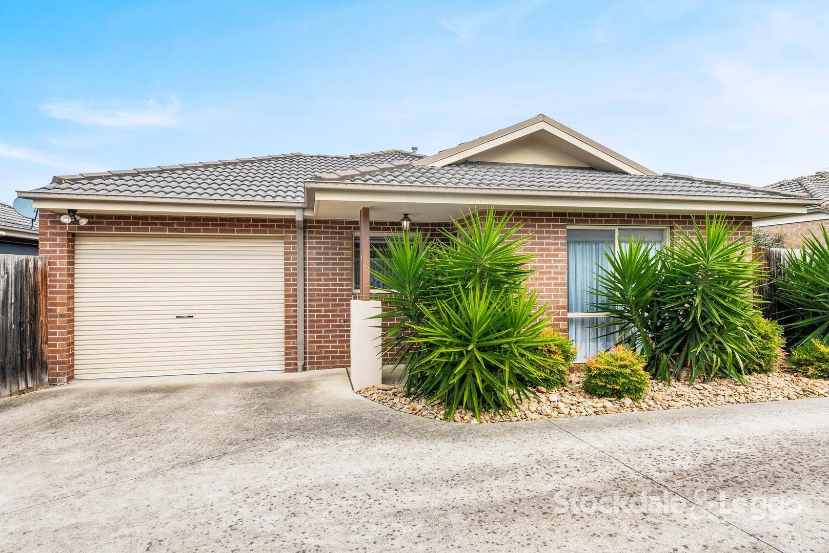 2/27-29 Rogers Street, Pakenham VIC 3810, Image 0