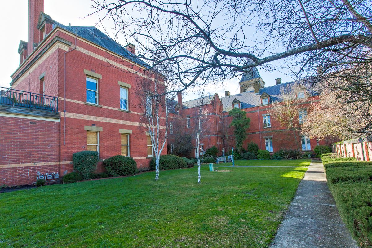 3 bedrooms Apartment / Unit / Flat in 25/300 Gillies Street WENDOUREE VIC, 3355