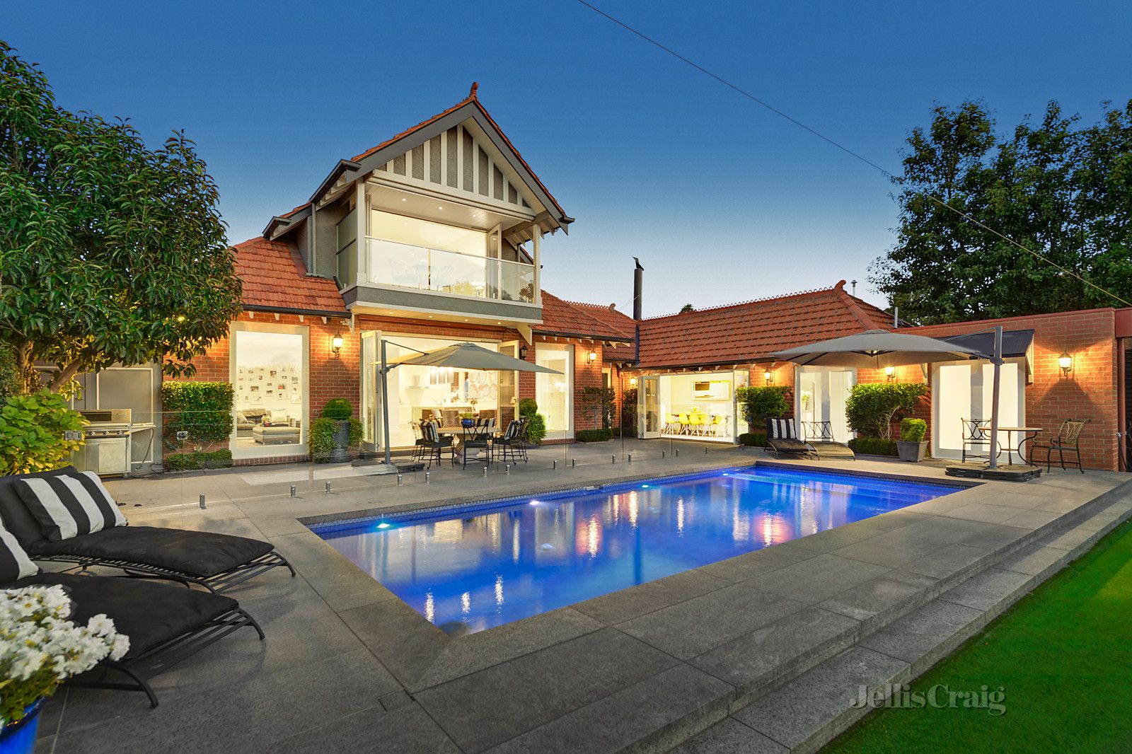 19 The Ridge, Canterbury VIC 3126, Image 2