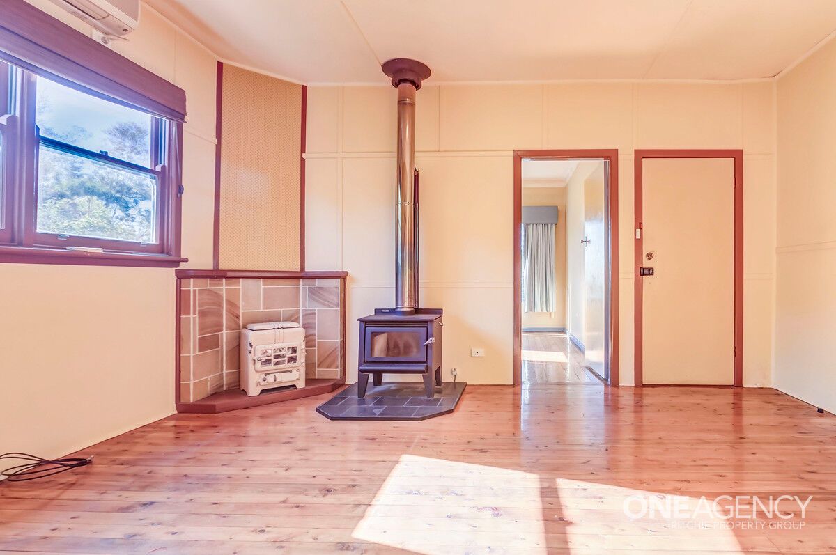 8 Shirlow Avenue, Faulconbridge NSW 2776 House For Rent Domain