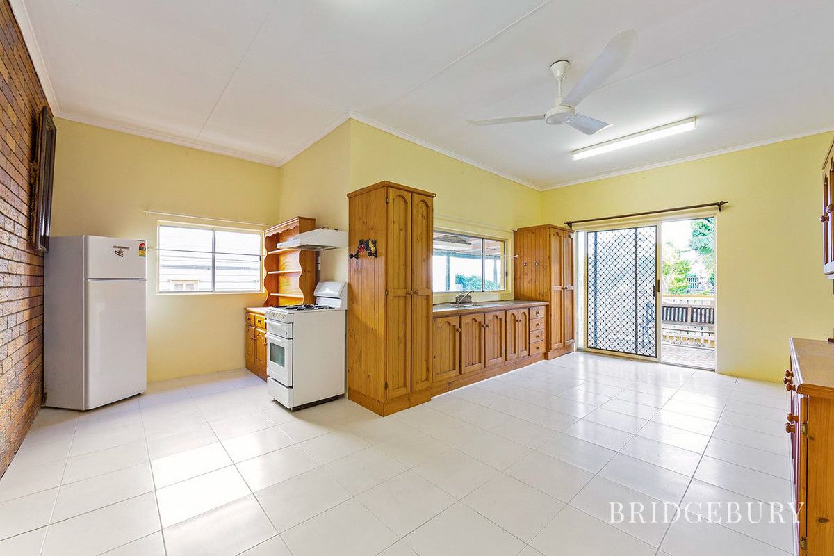 34 Bevington Street, Shorncliffe QLD 4017, Image 2