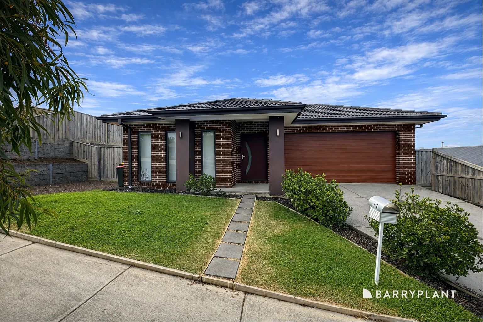 11 Redleaf Avenue, Warragul VIC 3820