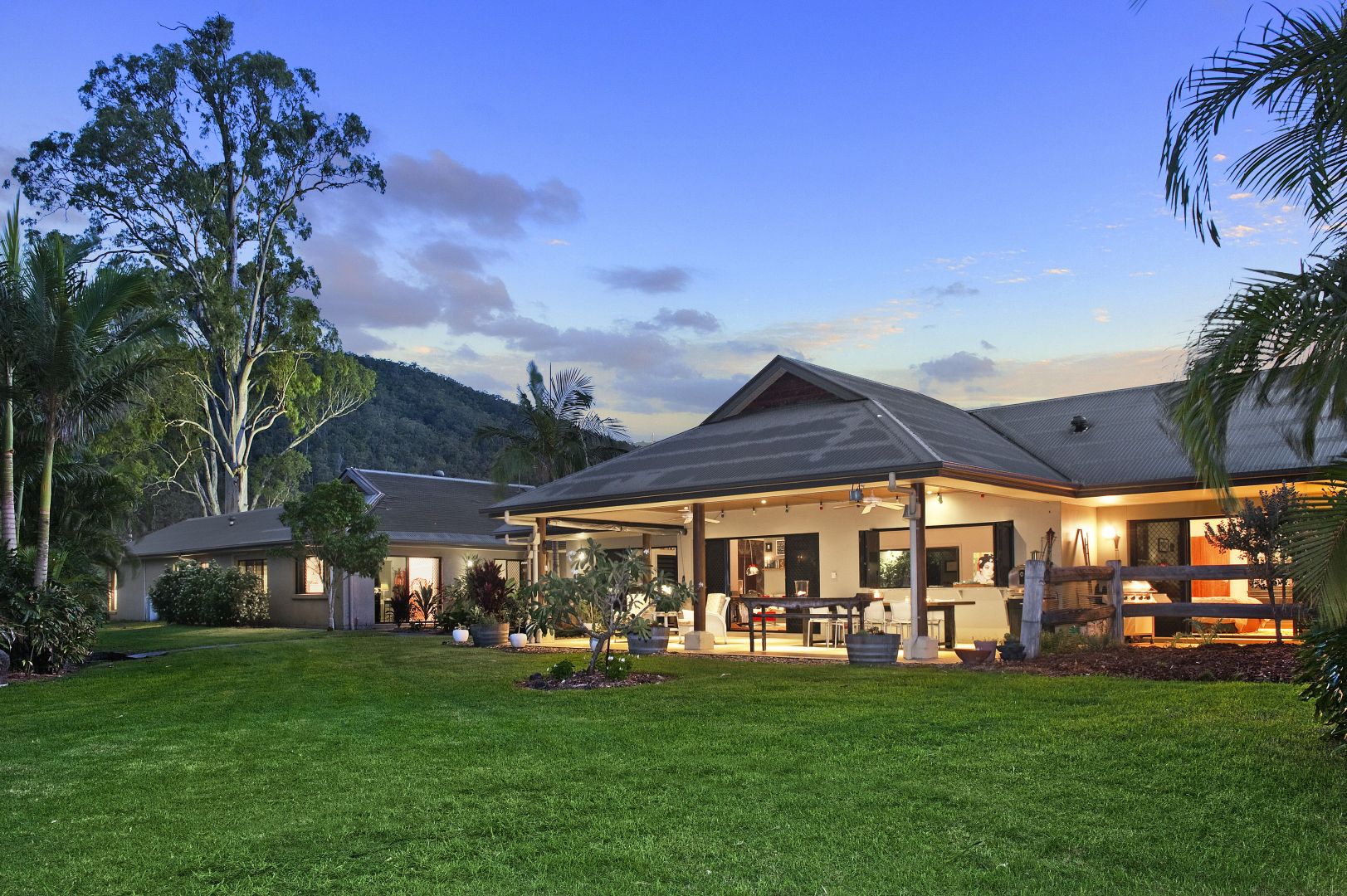 117A Upper Camp Mountain Road, Camp Mountain QLD 4520