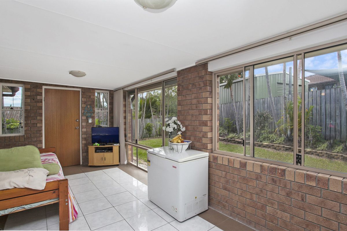 2/1 Wirth Terrace, Highland Park QLD 4211, Image 2