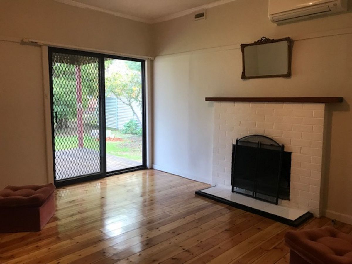 19 Cook Street, Wakool NSW 2710, Image 2