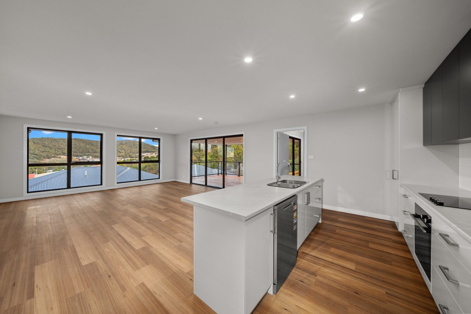 3 bedrooms Apartment / Unit / Flat in 33/34 Clinton Road GEILSTON BAY TAS, 7015