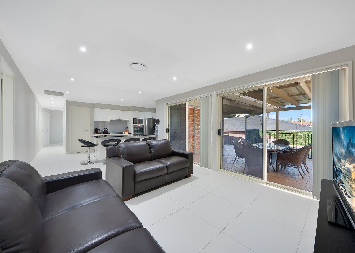 18 Marsanne Place, Eschol Park NSW 2558, Image 2