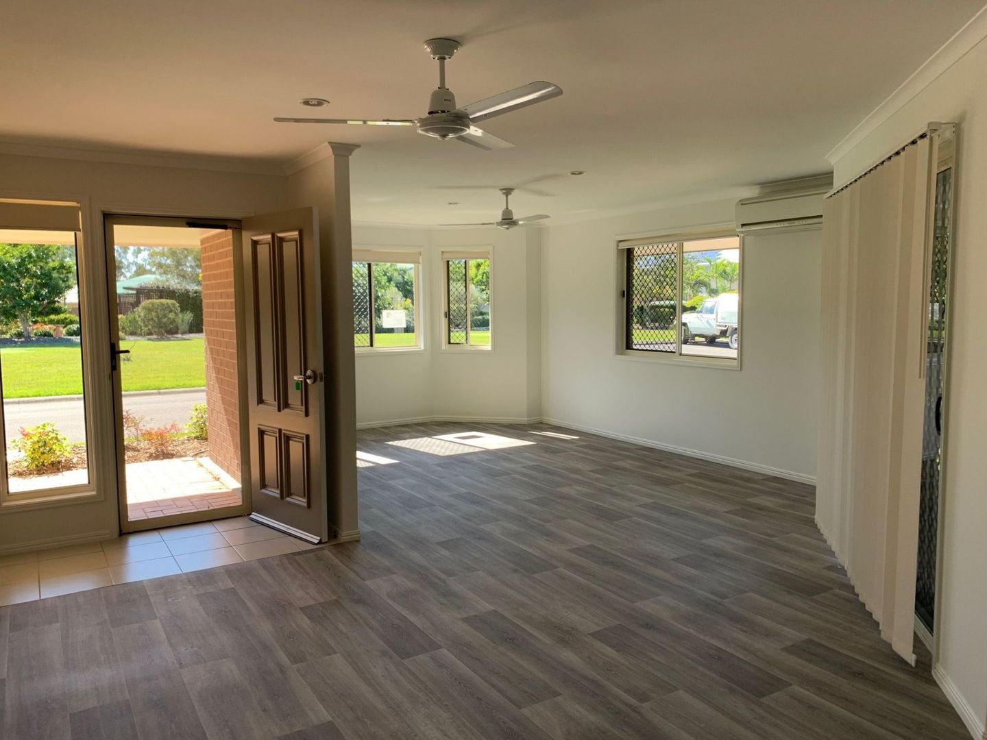 404/74 Emerald Park Way, Urangan QLD 4655, Image 2