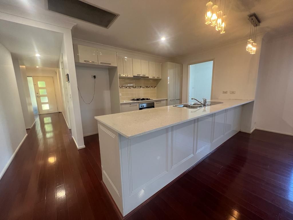 3 bedrooms House in 3 Echo Avenue MIDDLETON GRANGE NSW, 2171