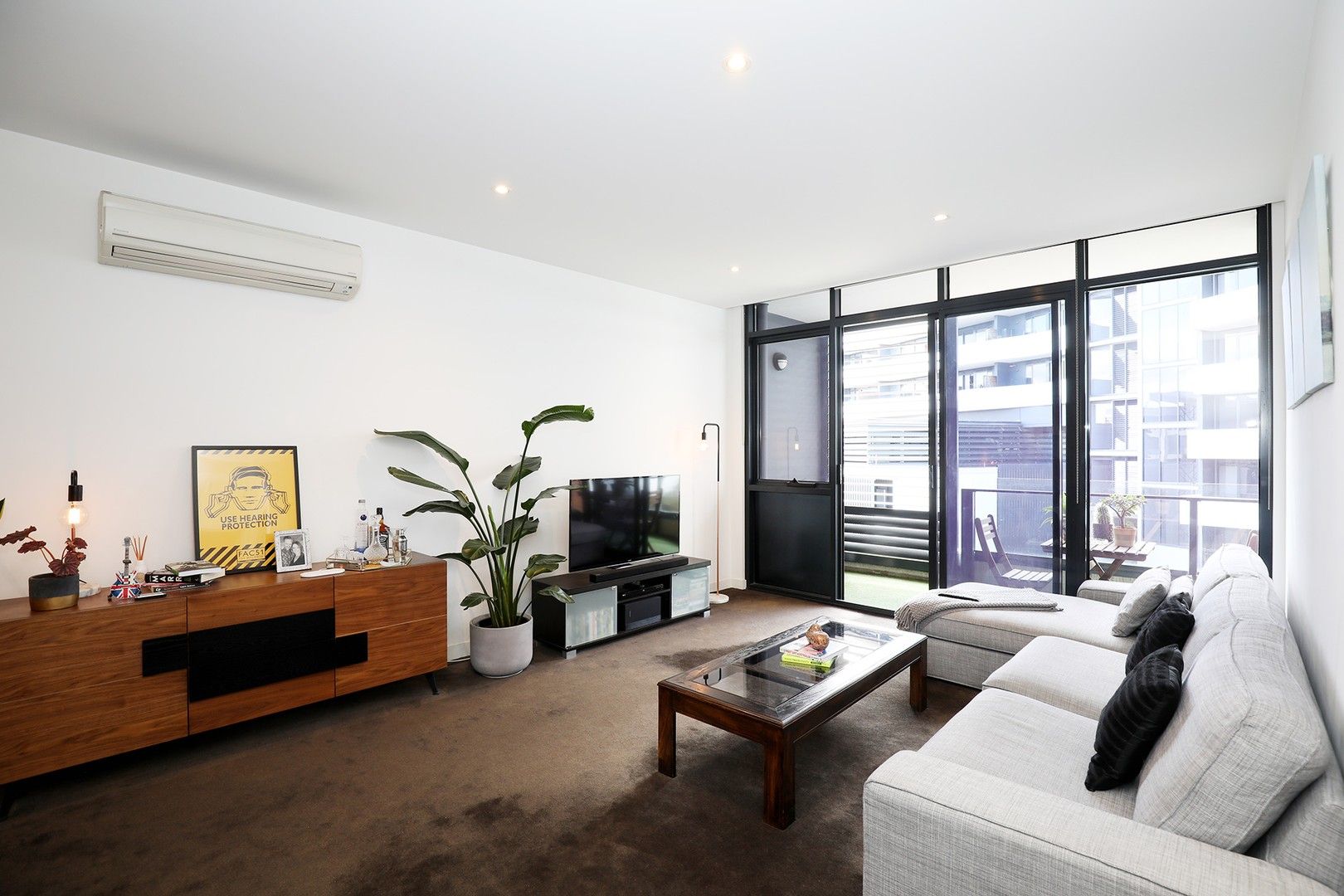 1 bedrooms Apartment / Unit / Flat in 408/62 Mount Alexander Road TRAVANCORE VIC, 3032