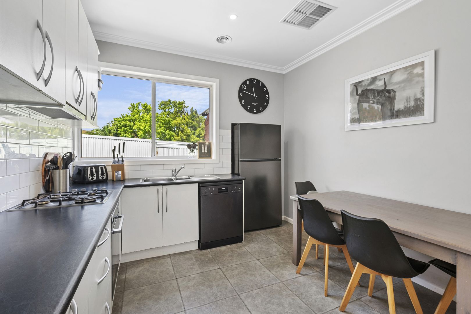 19 Alamein Court, Golden Square VIC 3555, Image 2