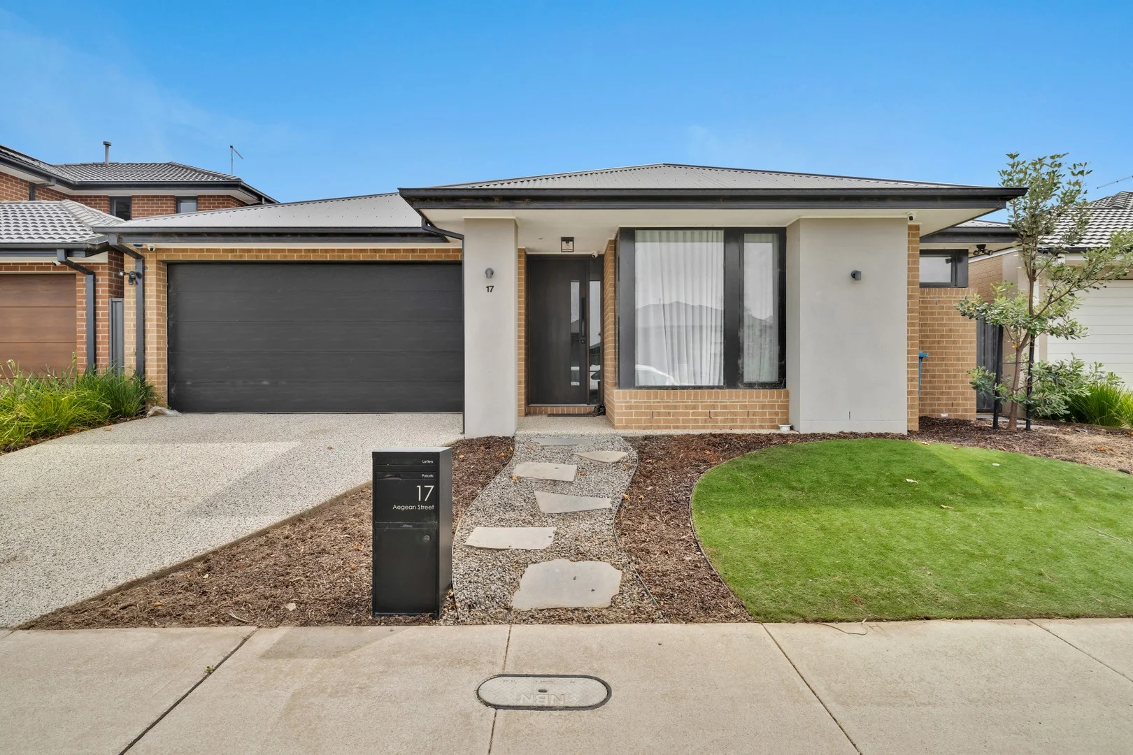 17 Aegean Street, Clyde North VIC 3978