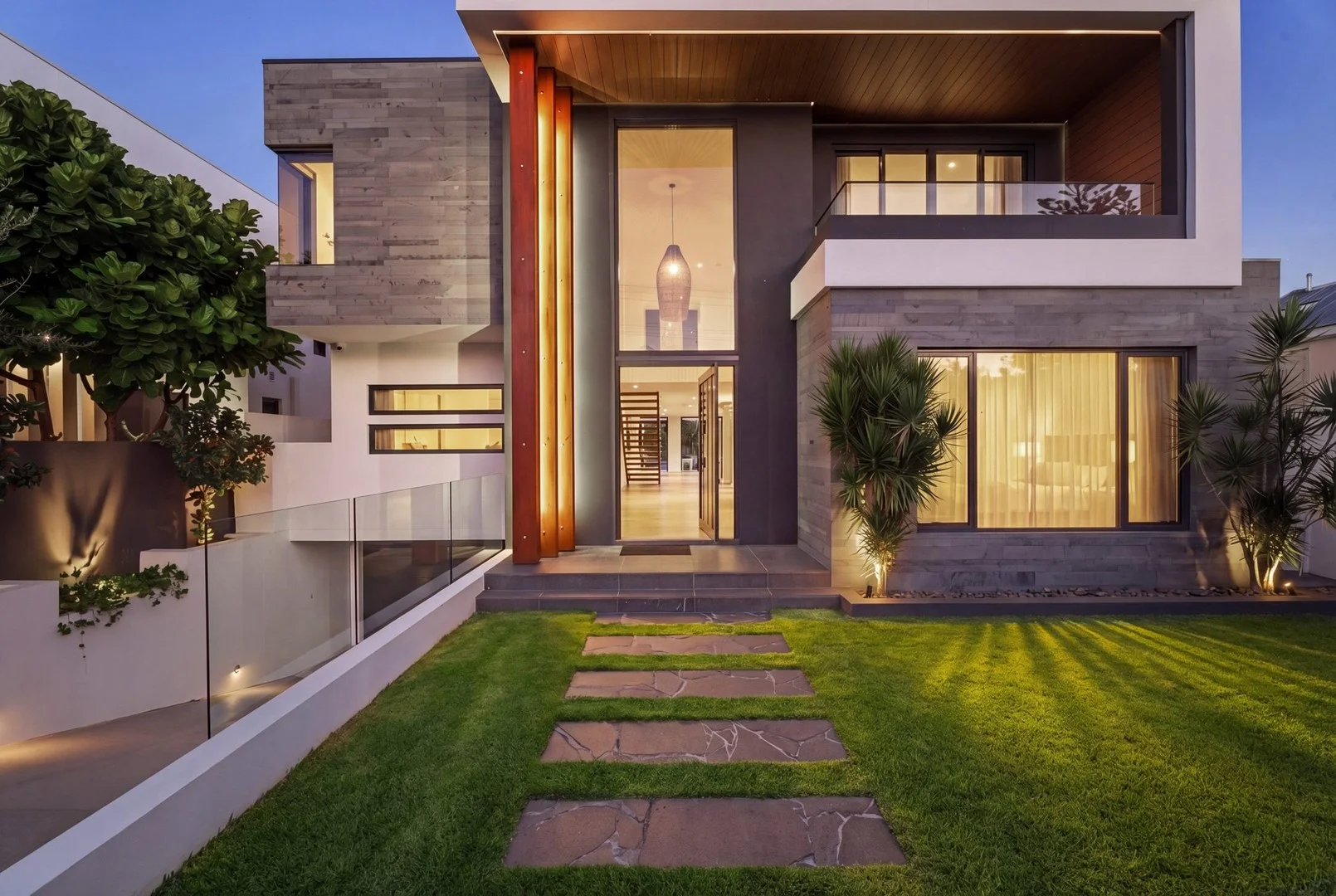 29 The Promenade, Isle Of Capri QLD 4217