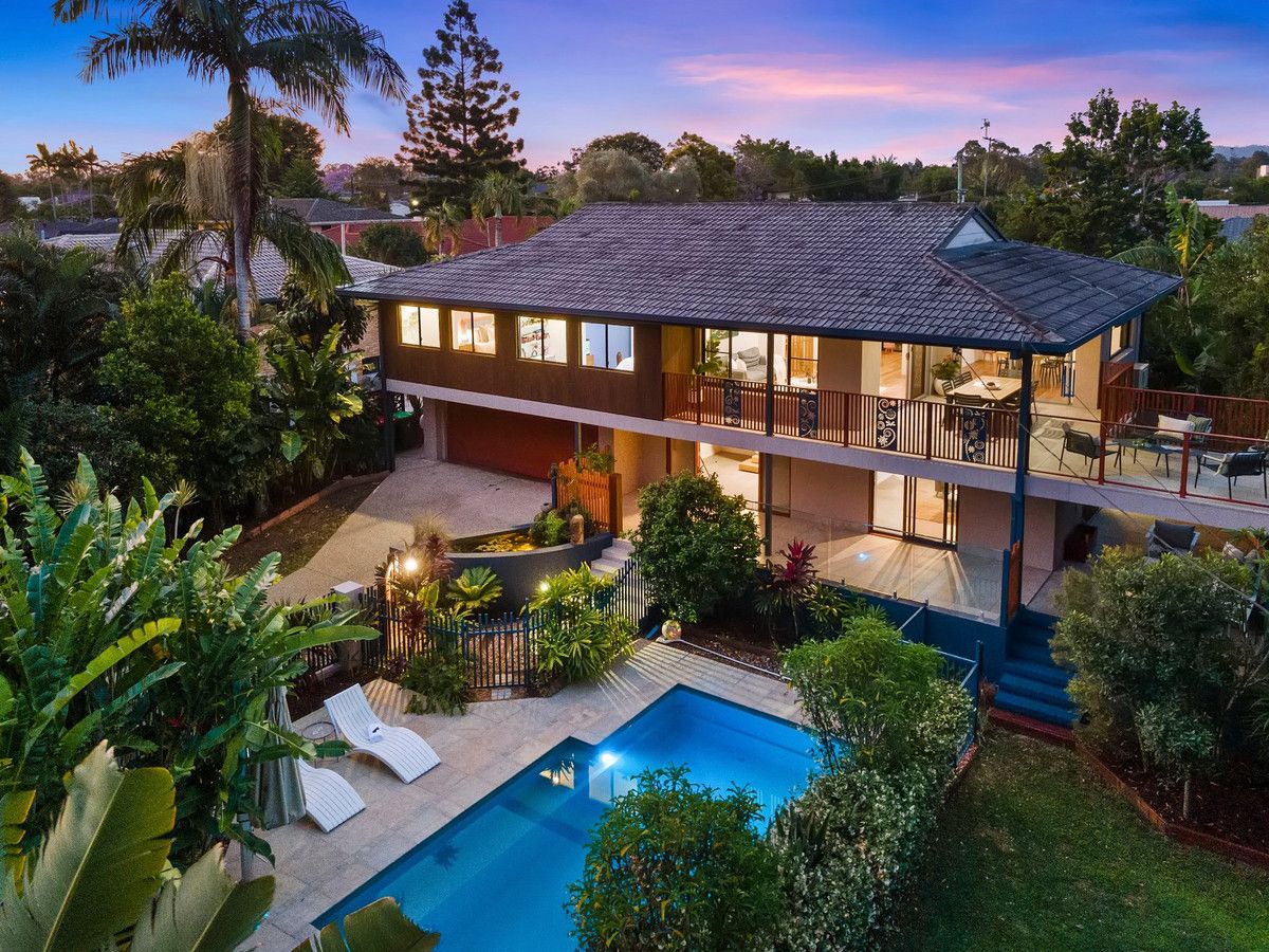 5 bedrooms House in 21 Botticelli Street FIG TREE POCKET QLD, 4069
